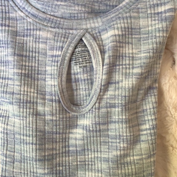 NWT JUNIORS cut out short sleeve tee - Picture 5 of 5